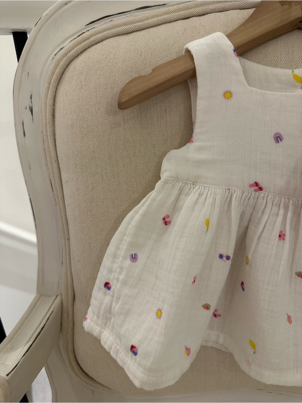 🤍 12~18 Mth GAP White Baby Girl Cotton Ruffle Tank Top & Ruffle Bloomers Set NWT - Picture 6 of 11